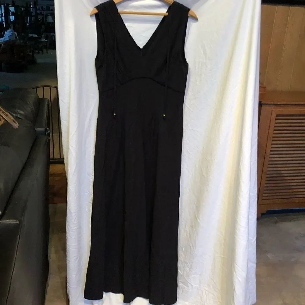 Calvin Klein full length V neck sleeveless dress Black size 6